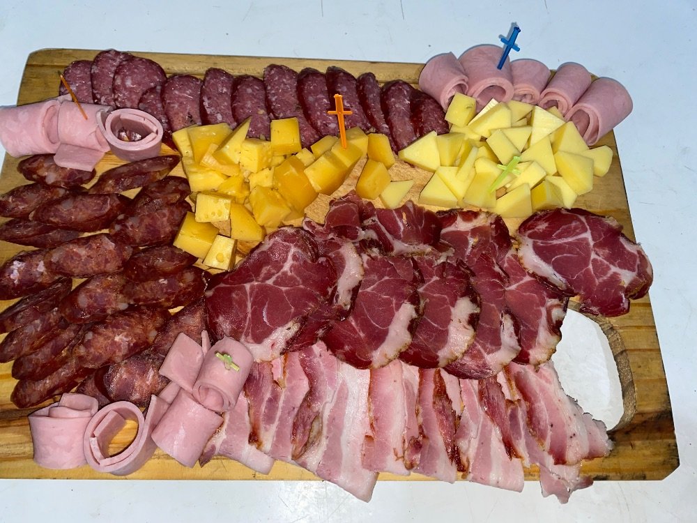 Picada grande — La Pulperia de Juan